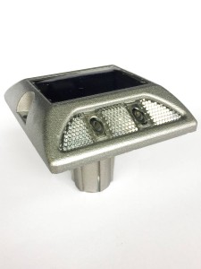 Najezdniowy aktywny PEO aluminiowy na trzpieniu, solar, biały